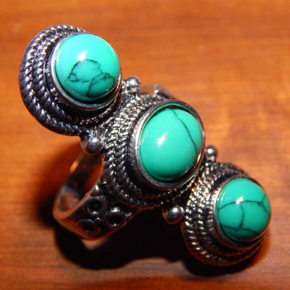 Size 11~ Three Stone Faux Turquoise Ring - Picture 1 of 6